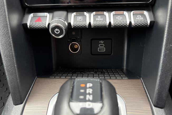 VOLKSWAGEN Amarok Photo 26