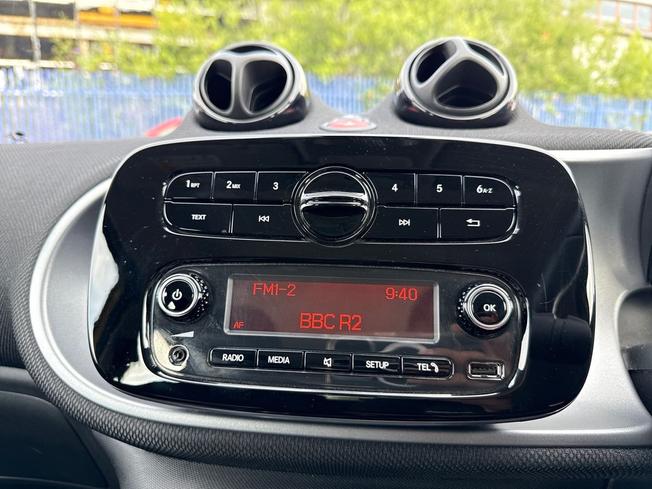 SMART ForFour Photo 13