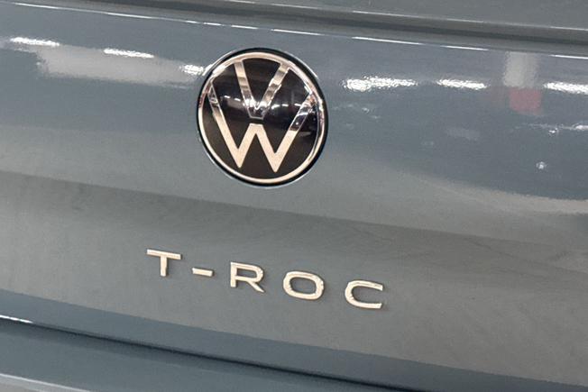 VOLKSWAGEN T-Roc Photo 36