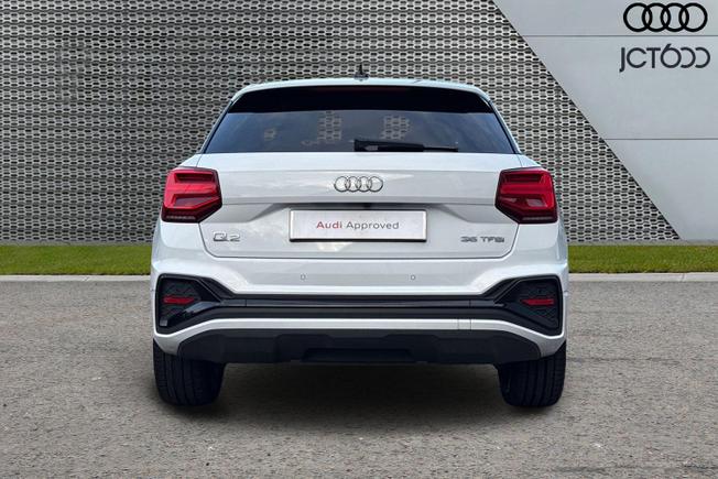 Audi Q2 Photo 8