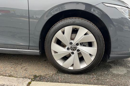 Volkswagen Golf Photo autoimg-4e6489162273258317790fae7bae886db255c318.jpg