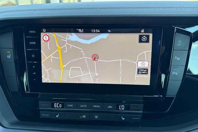 VOLKSWAGEN Touareg Photo 14