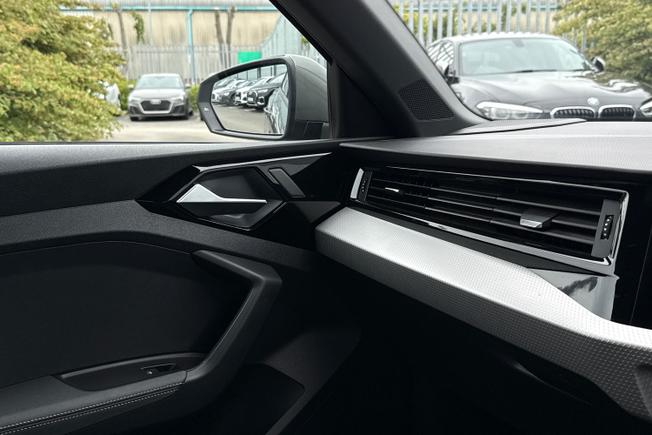 AUDI A1 Photo 37