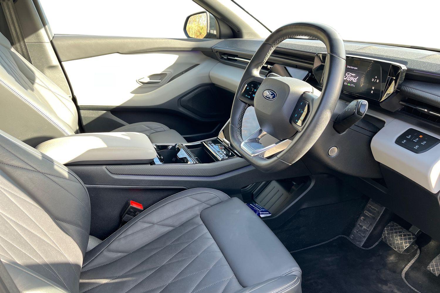 Ford EXPLORER Photo 8