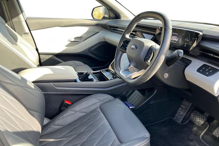 Ford EXPLORER Photo autoimg-4e6f8ff050862eddc6b13e6efc501b6b55cb4396.jpg