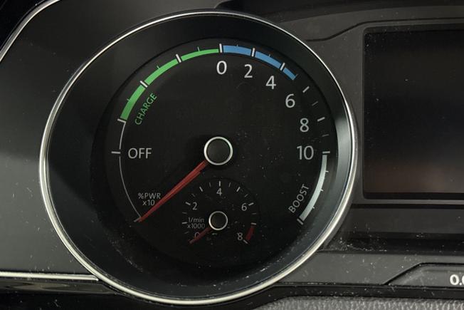 VOLKSWAGEN Passat Photo 24