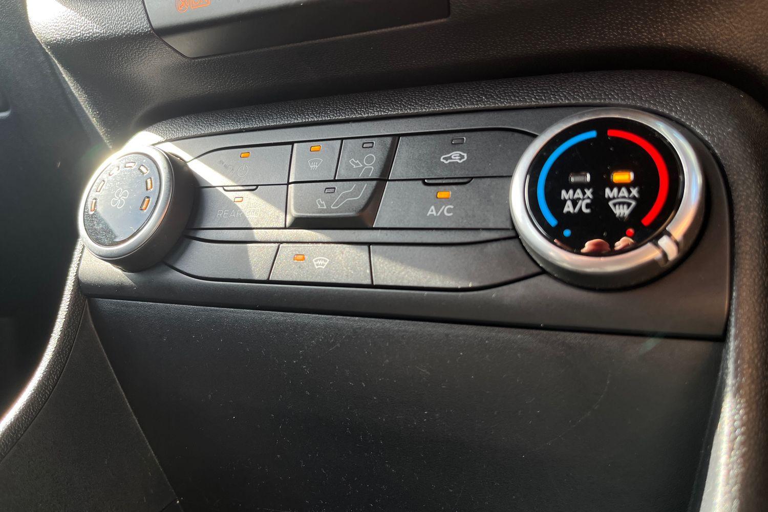 Ford Fiesta Photo 31