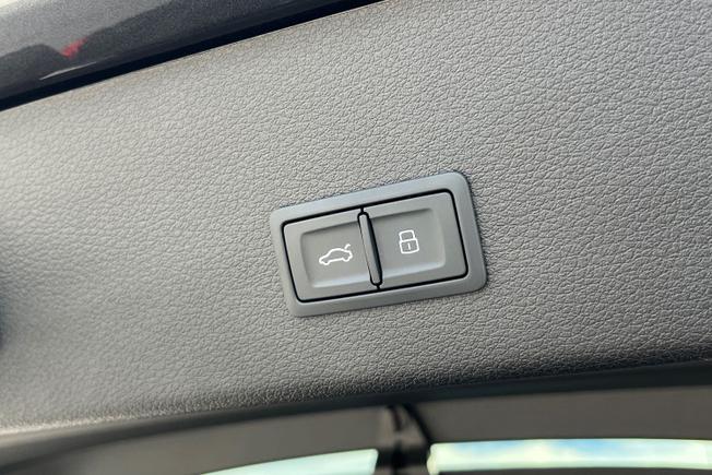 AUDI e-tron Photo 47
