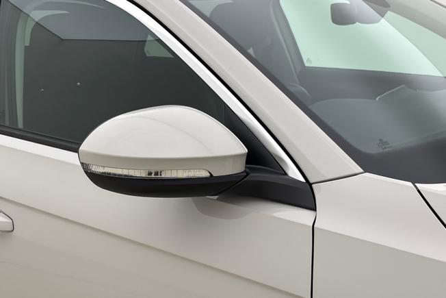 VOLKSWAGEN T-Roc Photo 20