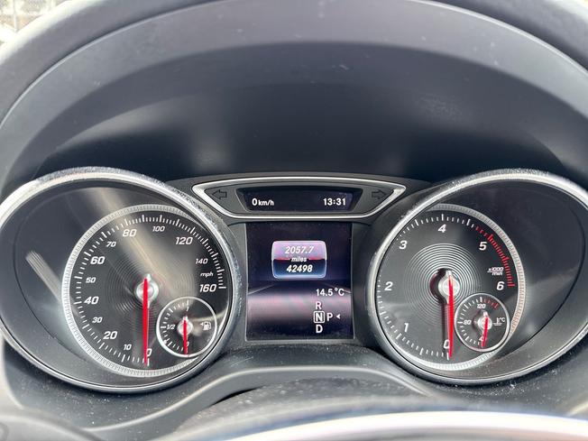 MERCEDES-BENZ CLA Class Photo 15