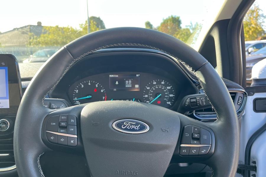 Ford FIESTA Photo autoimg-4e7b9b8d8df42fbe1595a44155bd6f835f8f6060.jpg