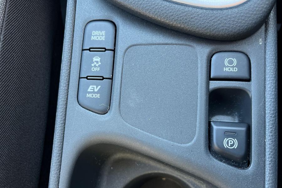 Toyota YARIS Photo autoimg-4e7f378861a69a0b07d86d0c12d0b9d4d92e7145.jpg