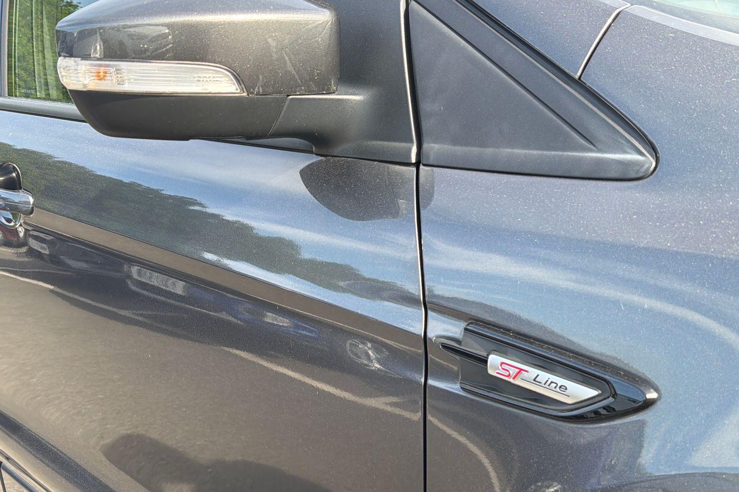Ford KUGA Photo 24
