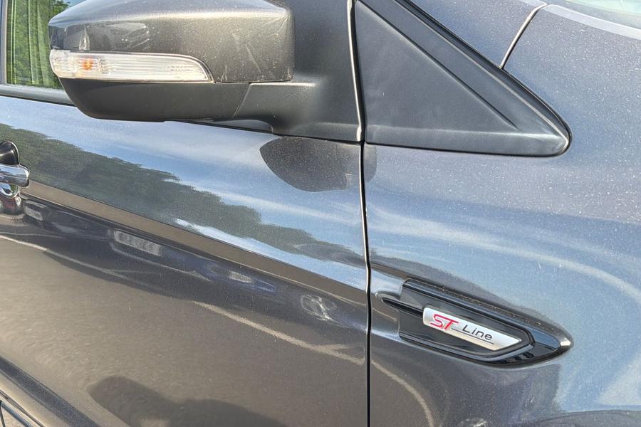 Ford KUGA Photo autoimg-4e85f3a1500e6ec375fcec7f756352d06c6dd303.jpg