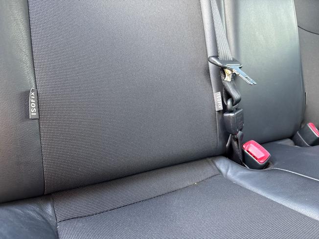 TOYOTA Yaris Photo 24