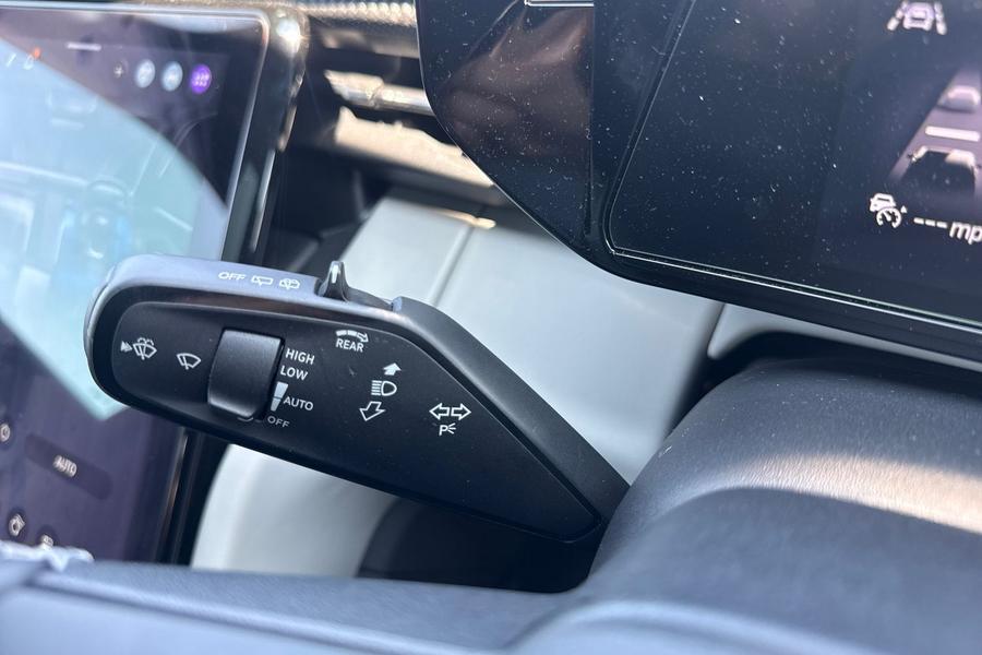 Ford EXPLORER Photo autoimg-4e8d0077265442e03915cd65ace9a7bc570f26af.jpg