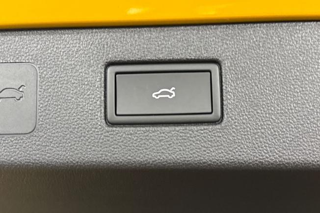 VOLKSWAGEN T-Roc Photo 21