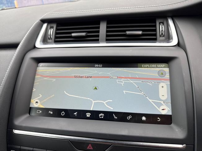JAGUAR E-Pace Photo 36