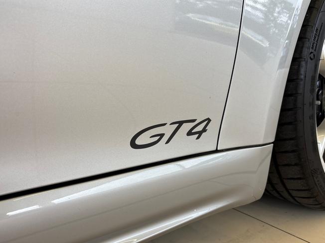 PORSCHE 718 Cayman Photo 50