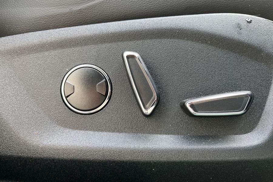 Ford S-MAX Photo autoimg-4e977dd736a4464a8eeac531011f77ca7bc8c246.jpg