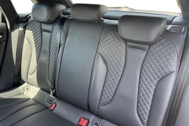AUDI S3 Photo 9