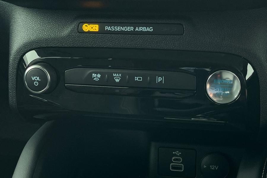 Ford KUGA Photo autoimg-4e9fa0561a5d3f273a7461df134f7f8277173de7.jpg