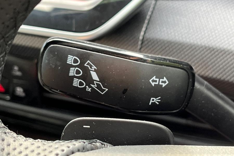 Volkswagen Golf Photo autoimg-4ea28eb12c2baba1a8c7eee03ec17c6d06ae4d74.jpg