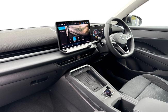 VOLKSWAGEN T-Roc Photo 2