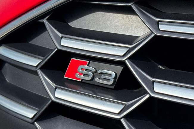 AUDI S3 Photo 23