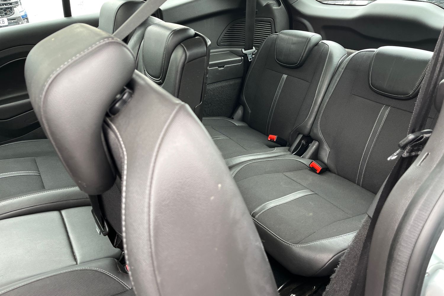 Ford GRAND C-MAX Photo 29