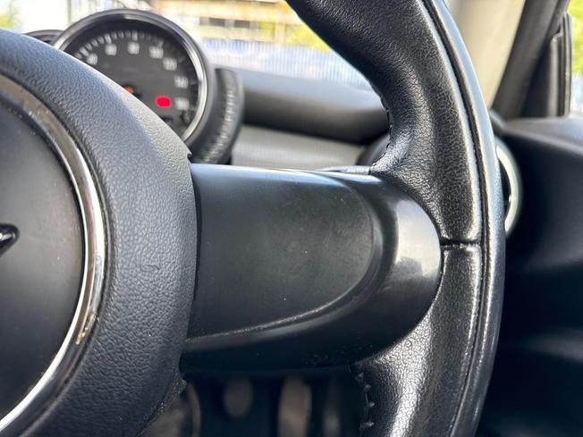 MINI Hatch Photo 17