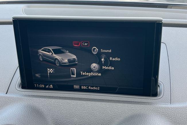 AUDI S3 Photo 13
