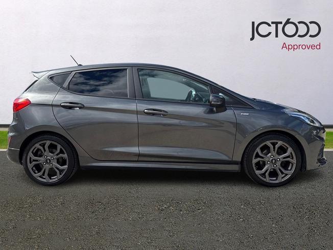 FORD Fiesta Photo 4