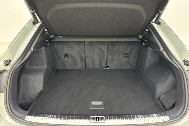 AUDI Q3 Photo 12