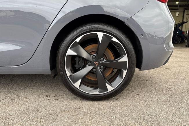 CUPRA Leon Photo 25