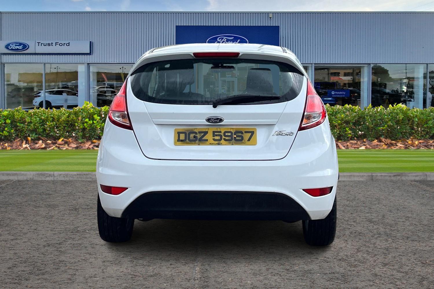 Ford FIESTA Photo 6