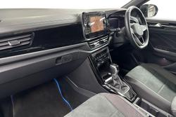 VOLKSWAGEN T-Roc Photo 2