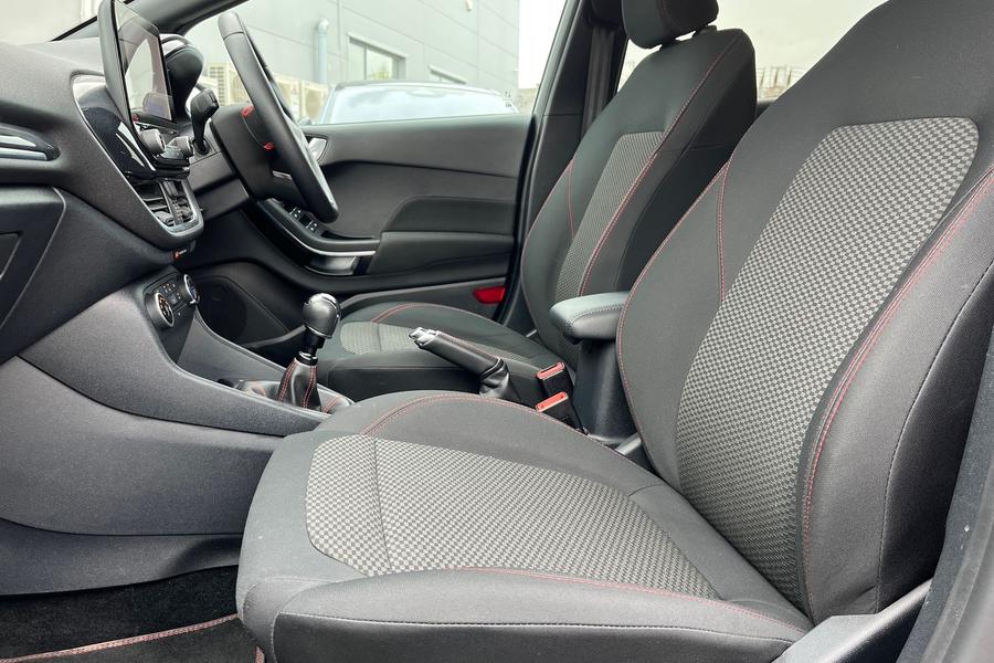 Ford FIESTA Photo autoimg-4ec47def857fd042d32d21d4a956b39d6e6dc23f.jpg