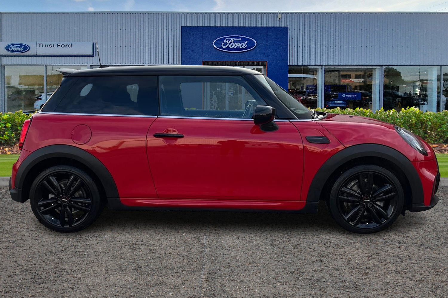 MINI Hatch Photo 2