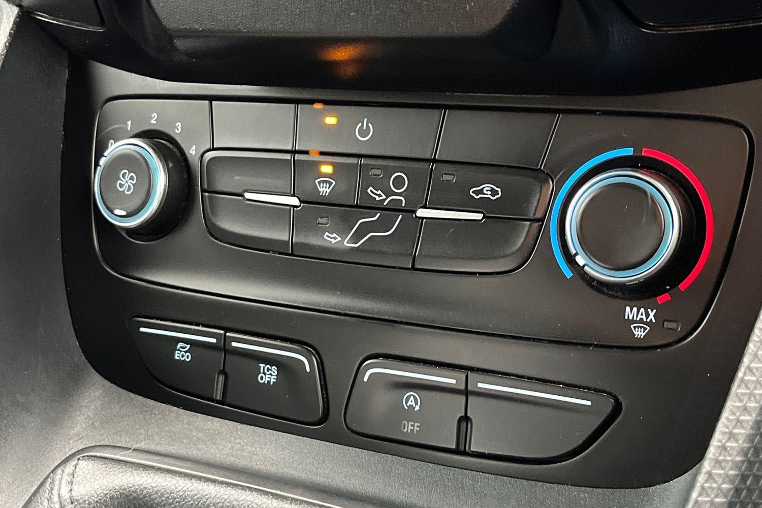 Ford TRANSIT CONNECT Photo 22