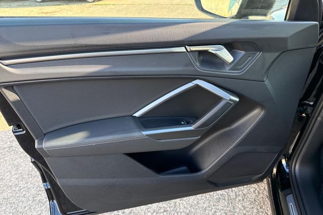 AUDI Q3 Photo 53