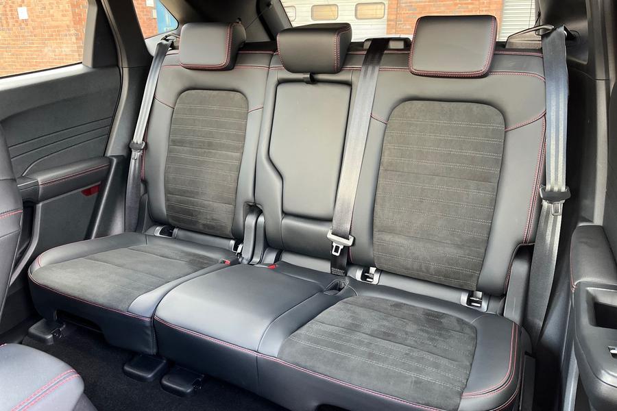 Ford Kuga Photo autoimg-4ecf6781f3846758e450462d51b8c76214cadebb.jpg