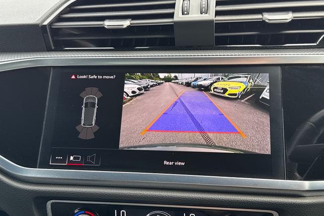 AUDI Q3 Photo 38