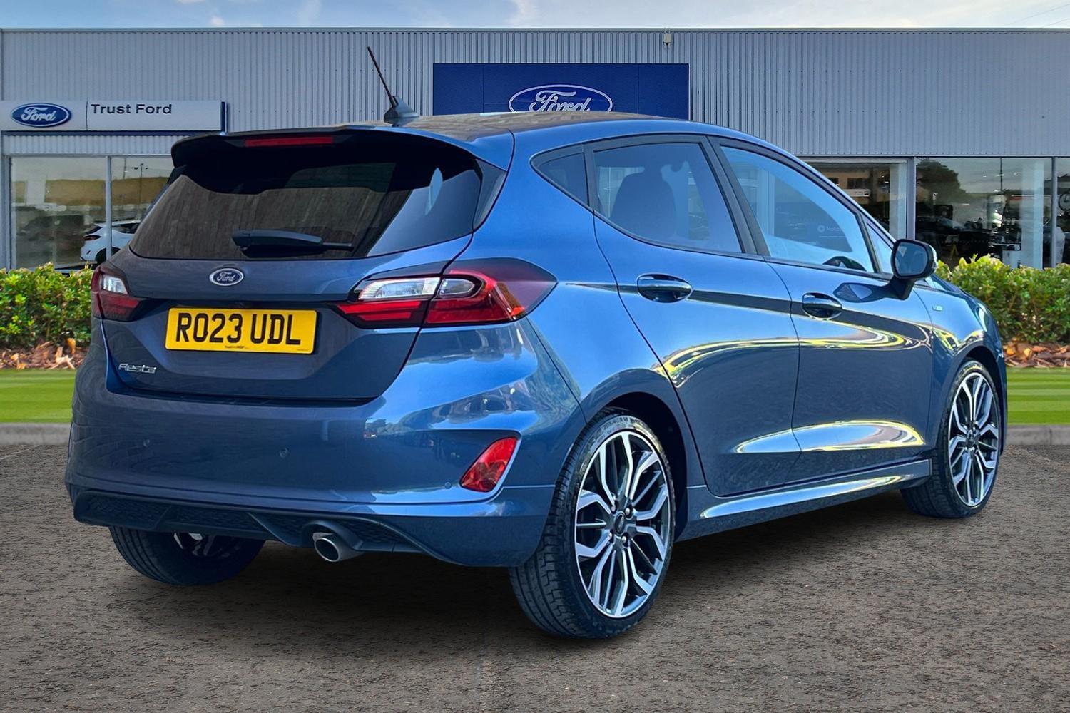 Ford FIESTA Photo 3