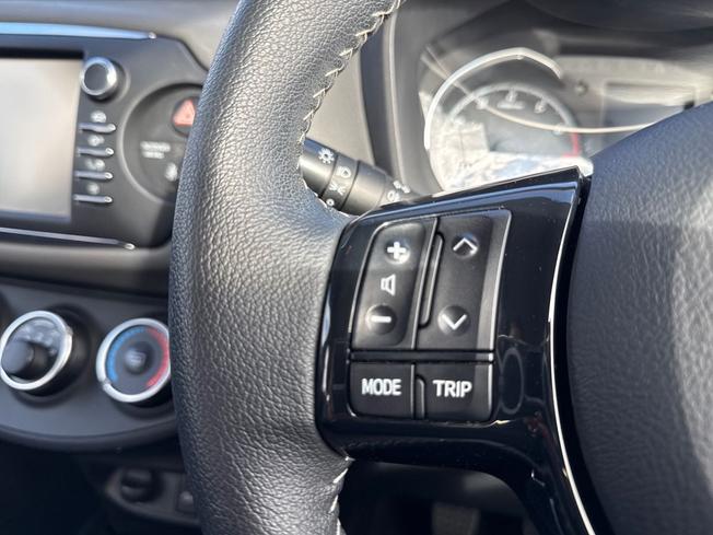 Toyota YARIS Photo 16
