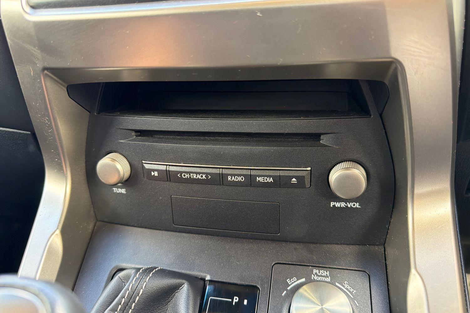 Lexus NX Photo 28