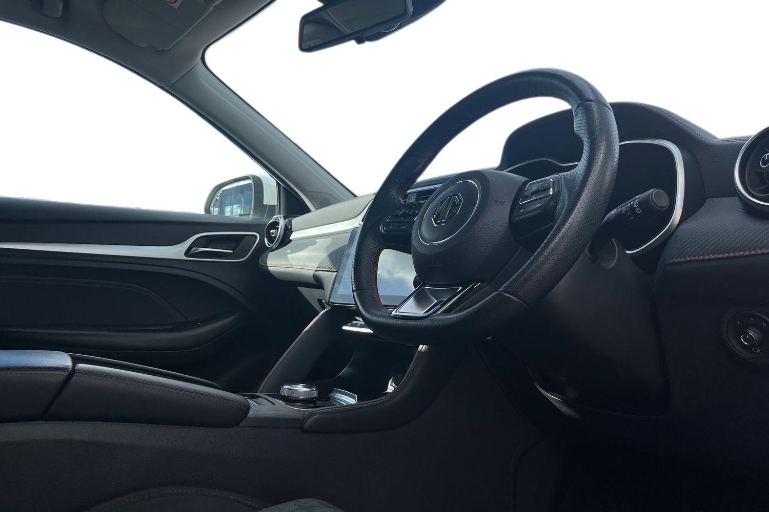 MG MG ZS Photo 8