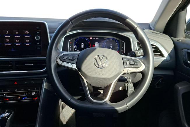 Volkswagen T-Roc Photo 11