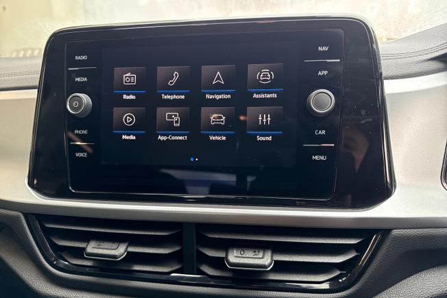 VOLKSWAGEN T-Roc Photo 14