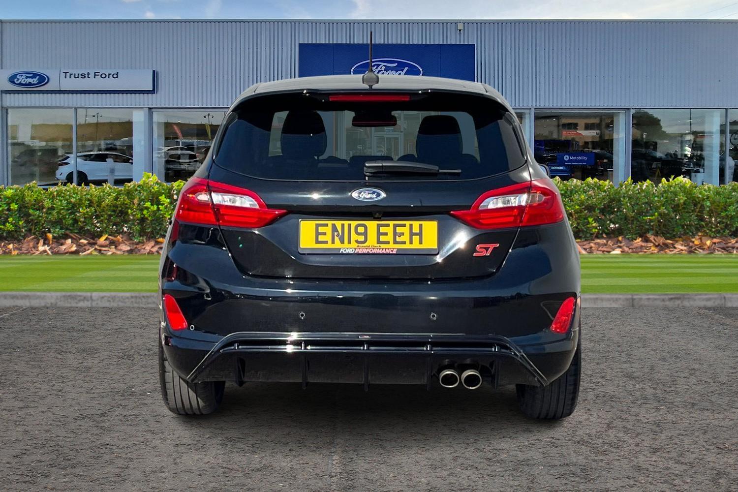Ford FIESTA Photo 6